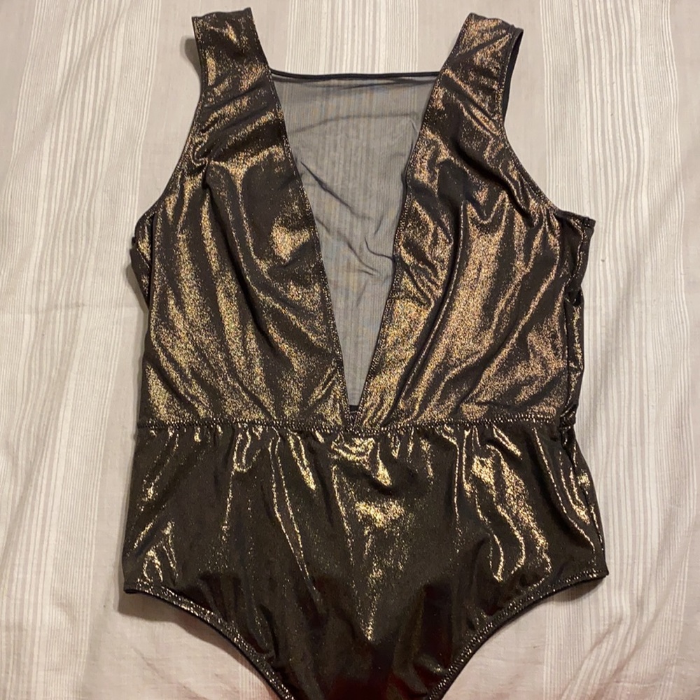 Bought it for New Years and never wore it.